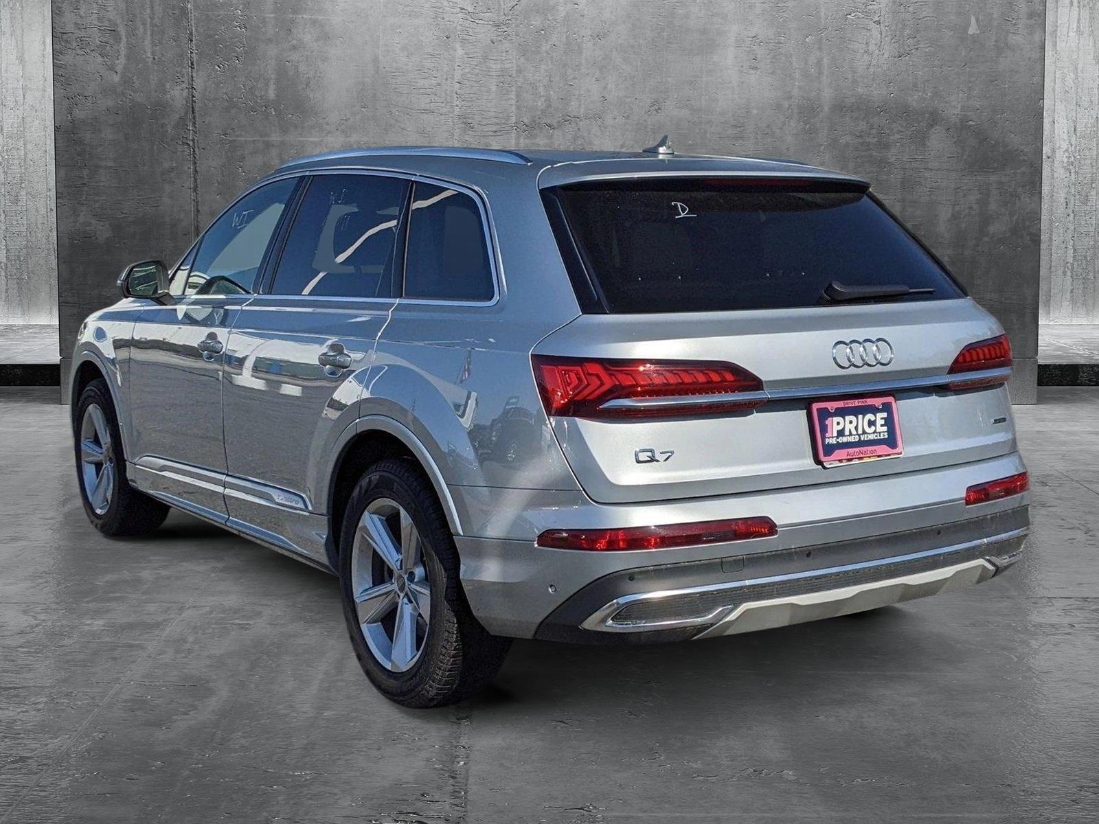 2024 Audi Q7 Vehicle Photo in TIMONIUM, MD 21093-2300