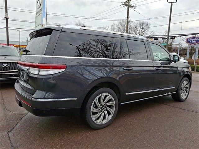 2022 Lincoln Navigator L Vehicle Photo in Willow Grove, PA 19090