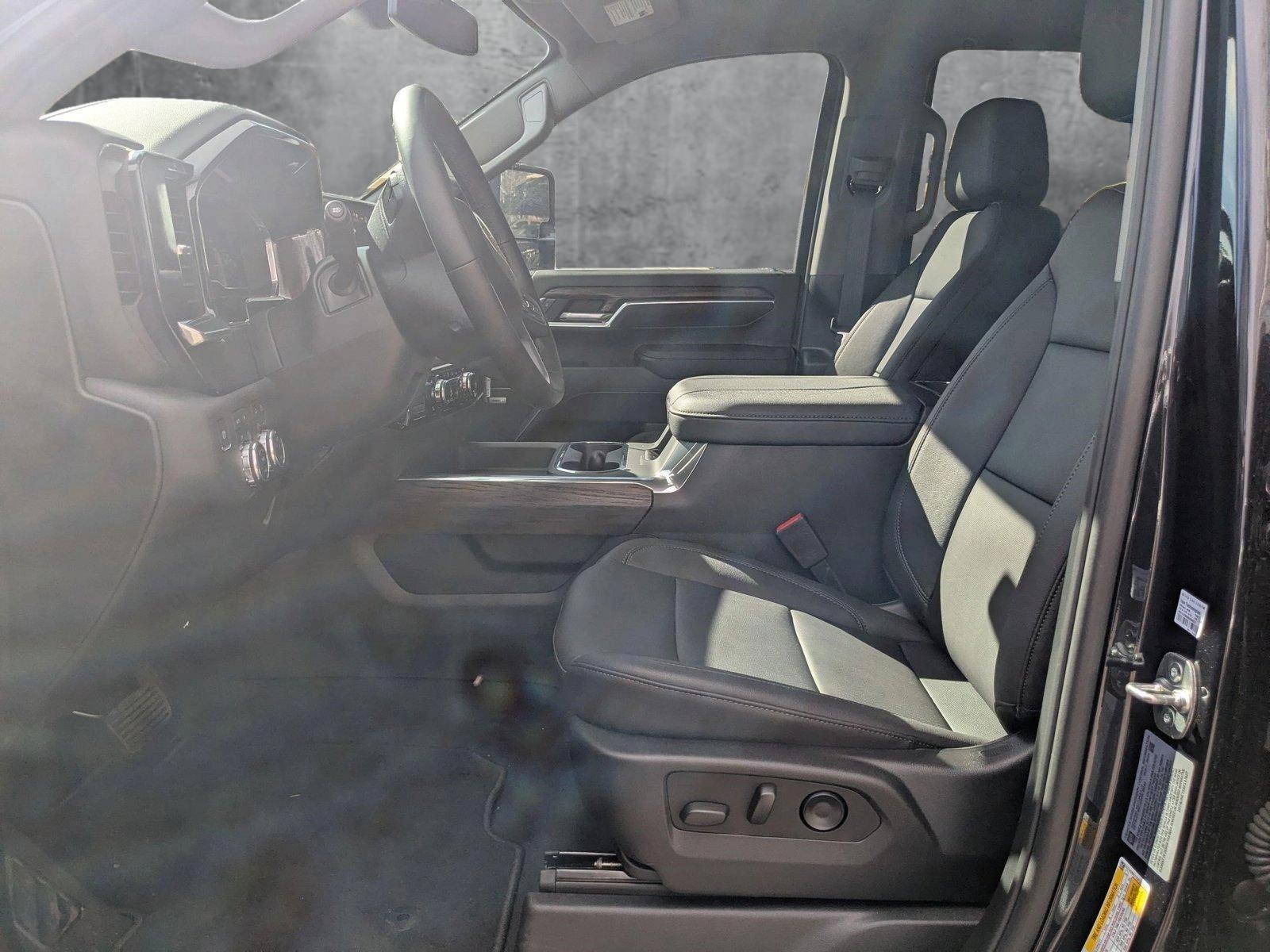 2025 GMC Sierra 2500 HD Vehicle Photo in LONE TREE, CO 80124-2750
