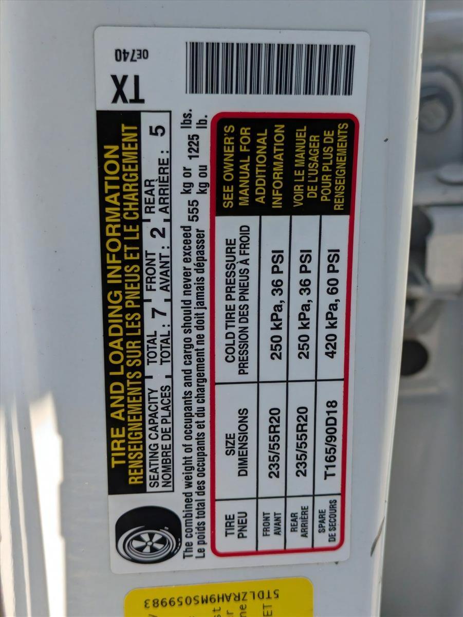 2021 Toyota Highlander Vehicle Photo in GREENACRES, FL 33463-3207