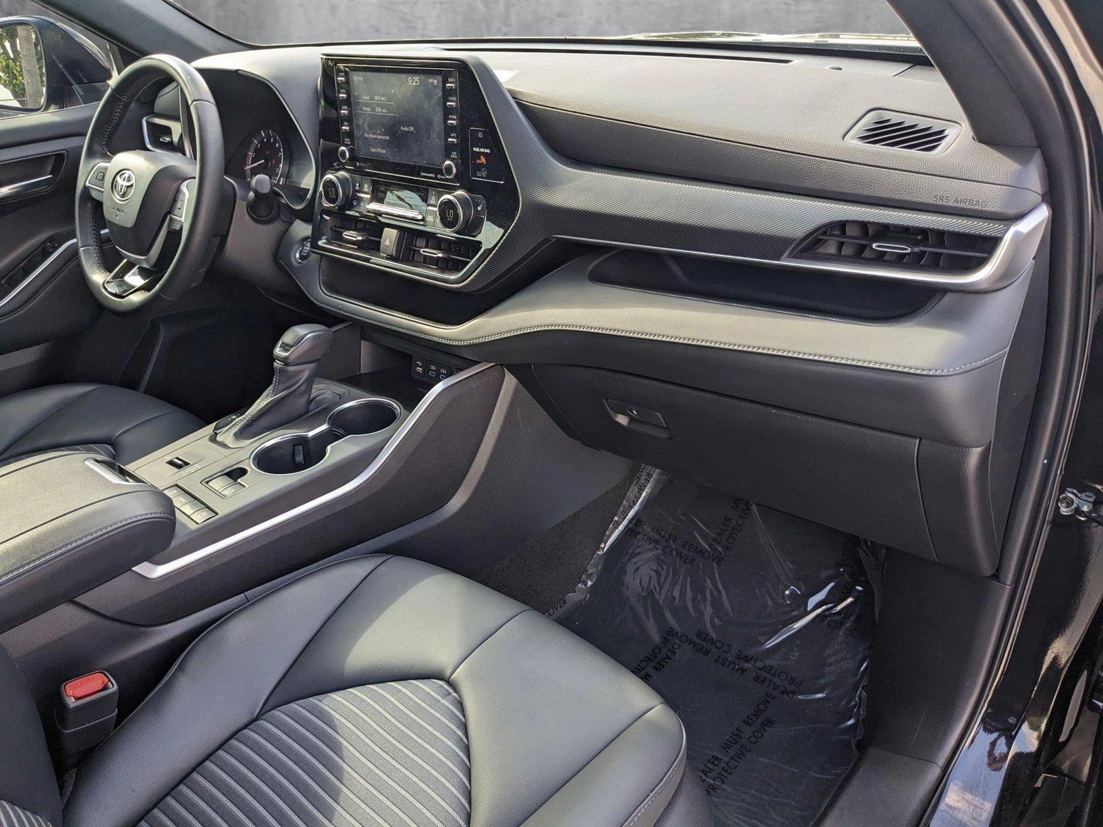 2022 Toyota Highlander Vehicle Photo in Davie, FL 33331