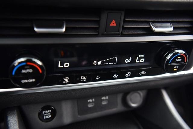 2024 Nissan Rogue Vehicle Photo in Ballwin, MO 63011