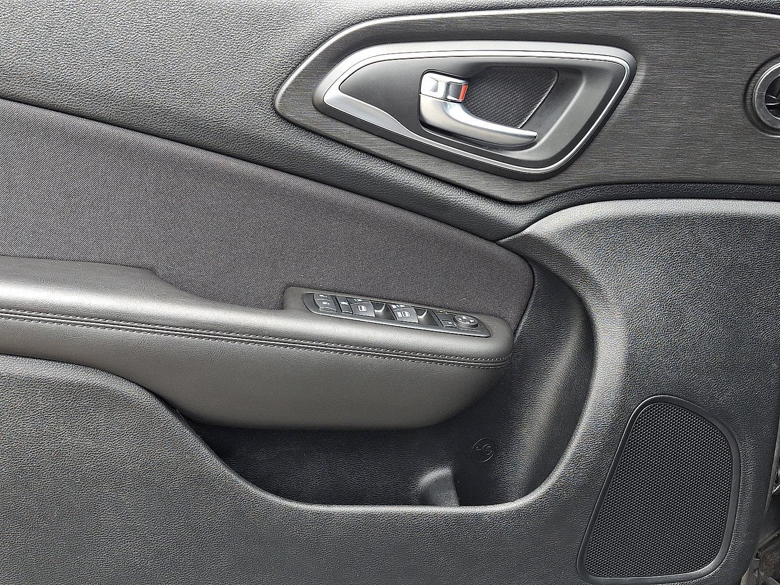 2015 Chrysler 200 Vehicle Photo in BETHLEHEM, PA 18017-9401