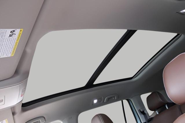 2023 Volkswagen Atlas Vehicle Photo in Green Bay, WI 54304