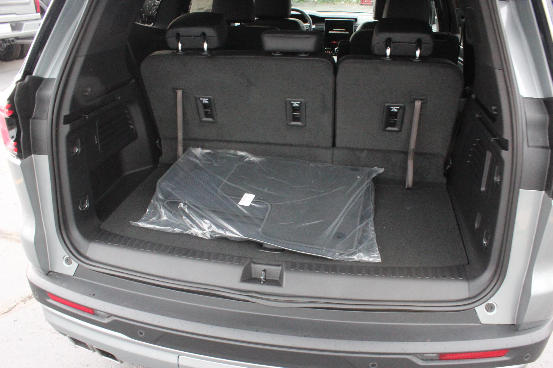 2025 GMC Acadia Vehicle Photo in AURORA, CO 80012-4011