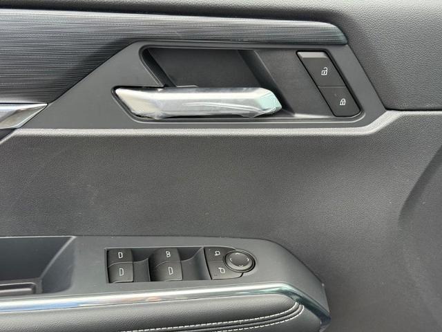 2025 GMC Acadia Vehicle Photo in COLUMBIA, MO 65203-3903