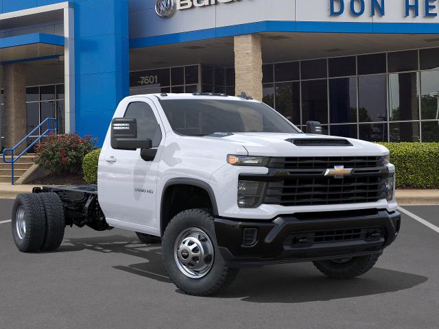 2025 Chevrolet Silverado 3500 HD Chassis Cab Vehicle Photo in GEORGETOWN, TX 78626-7508