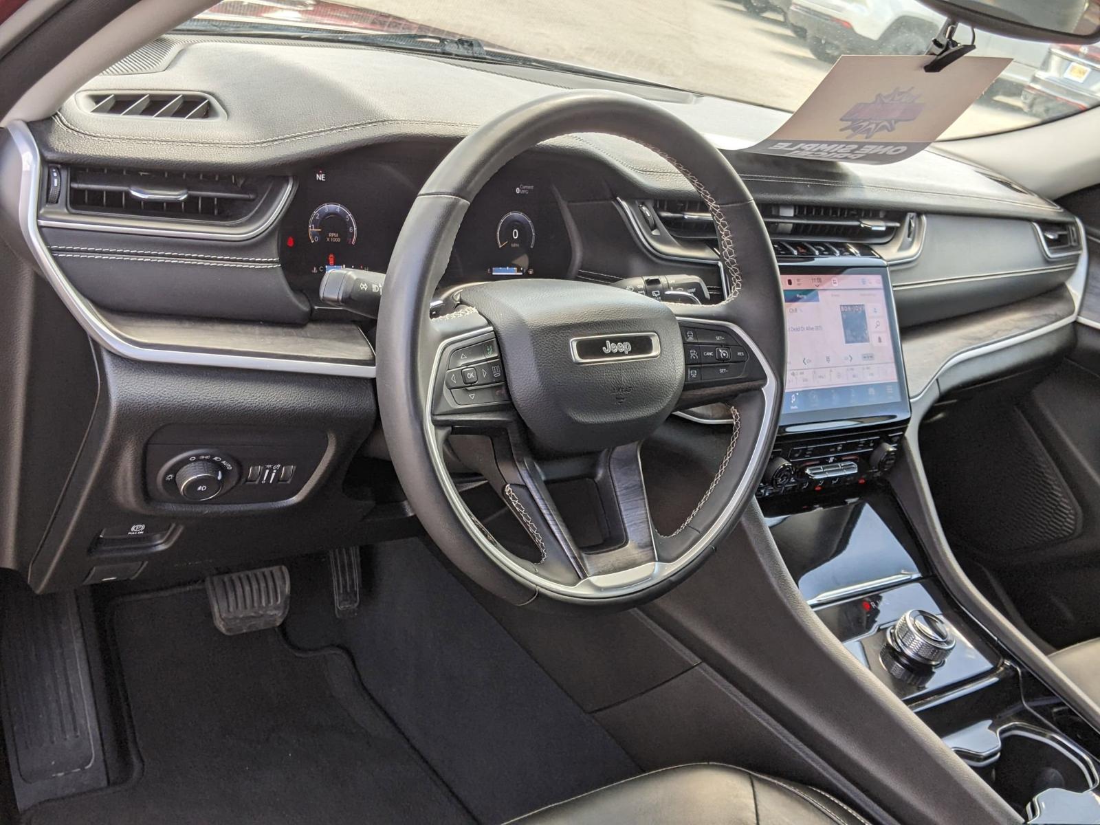 2023 Jeep Grand Cherokee L Vehicle Photo in Seguin, TX 78155