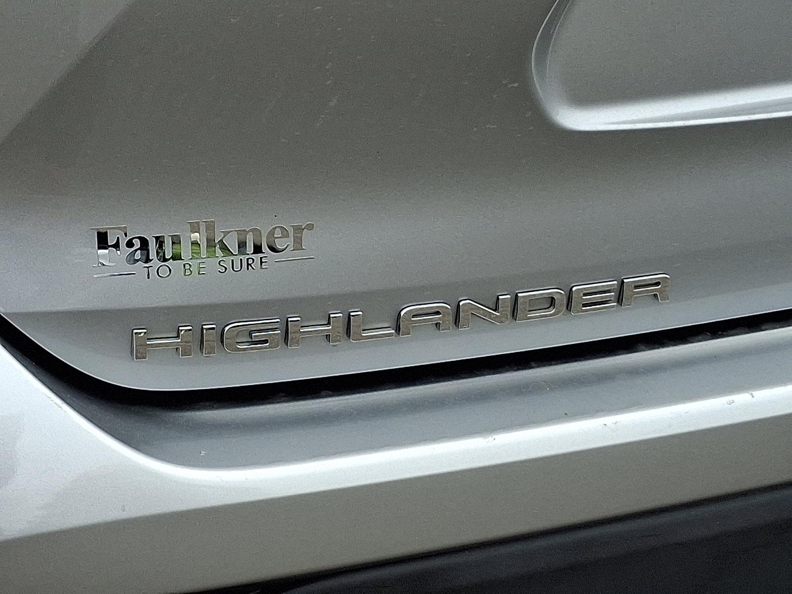2021 Toyota Highlander Vehicle Photo in Trevose, PA 19053
