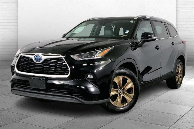 2023 Toyota Highlander Vehicle Photo in Lees Summit, MO 64086