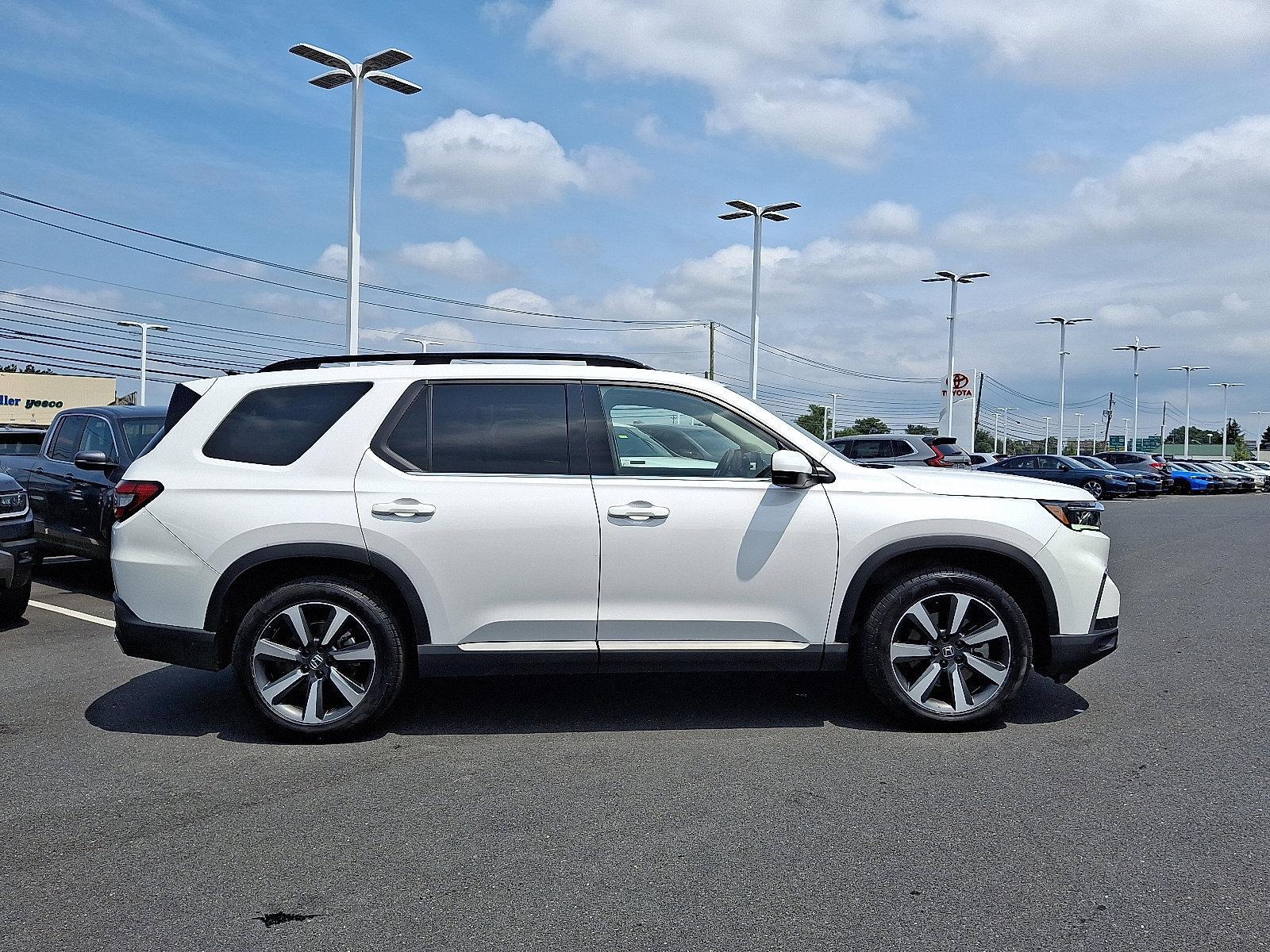 2024 Honda Pilot Vehicle Photo in Harrisburg, PA 17111