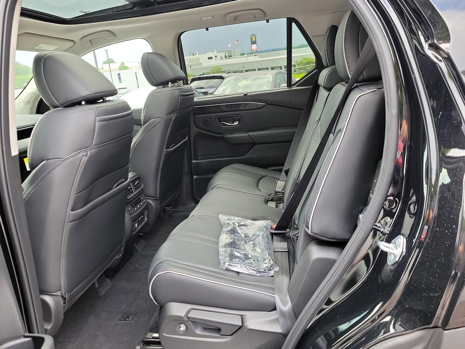 2025 Honda Pilot Vehicle Photo in Harrisburg, PA 17111