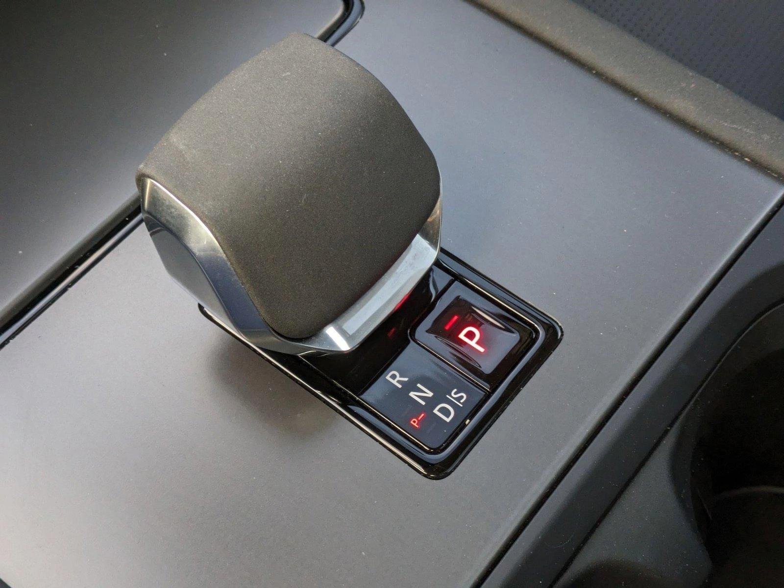2024 Land Rover Discovery Sport Vehicle Photo in Bethesda, MD 20852