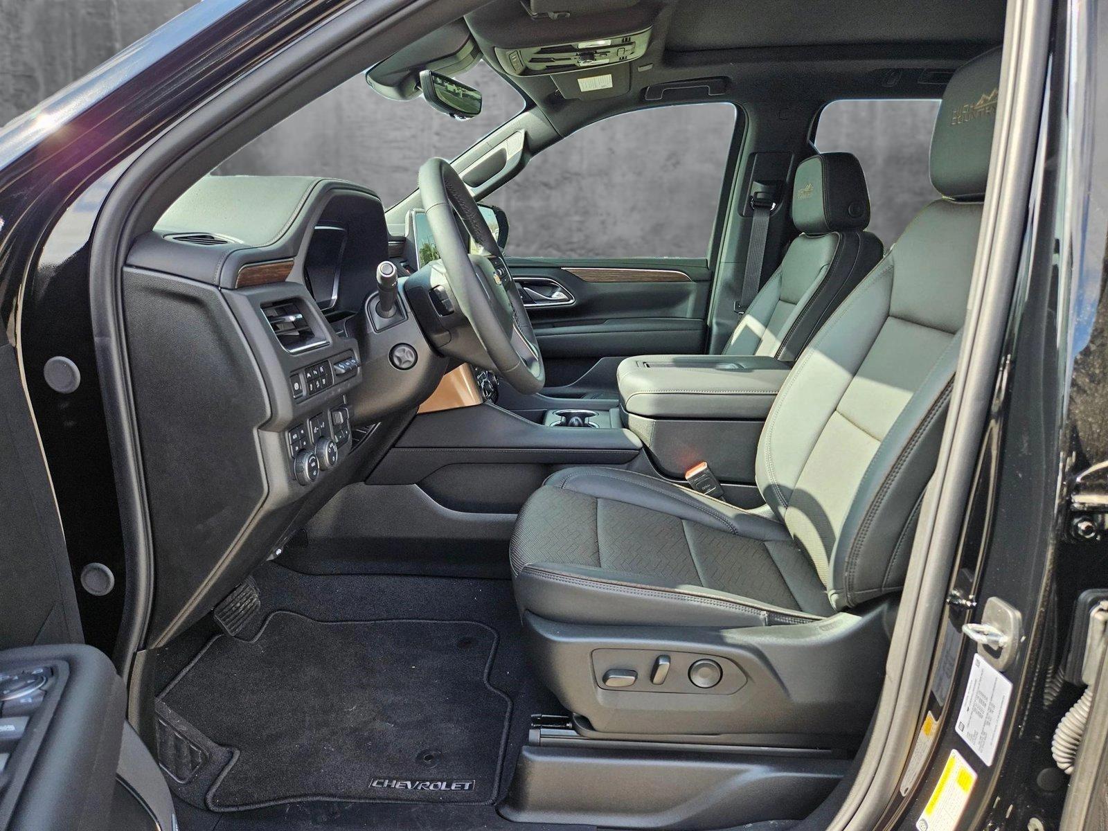 2024 Chevrolet Suburban Vehicle Photo in AUSTIN, TX 78759-4154