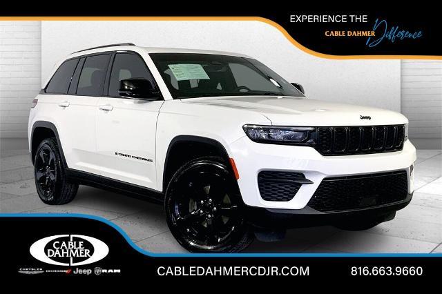 2023 Jeep Grand Cherokee Vehicle Photo in Kansas City, MO 64114