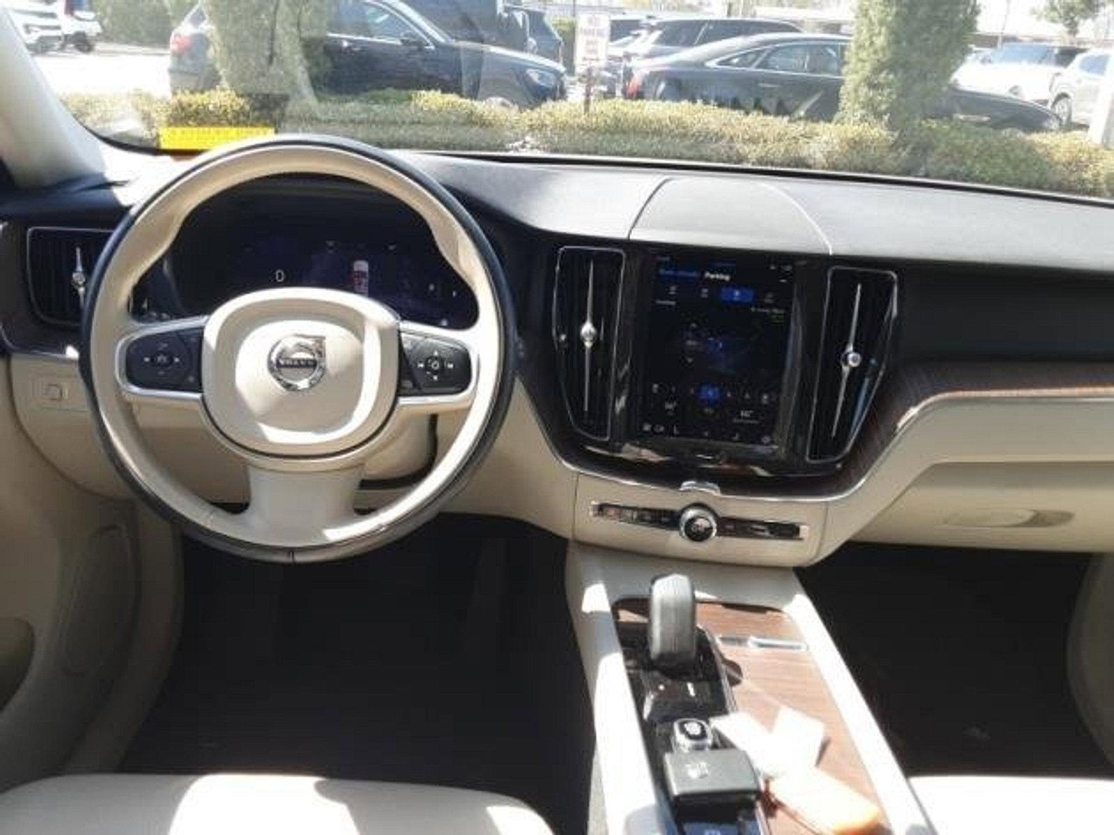 2022 Volvo XC60 Vehicle Photo in Trevose, PA 19053
