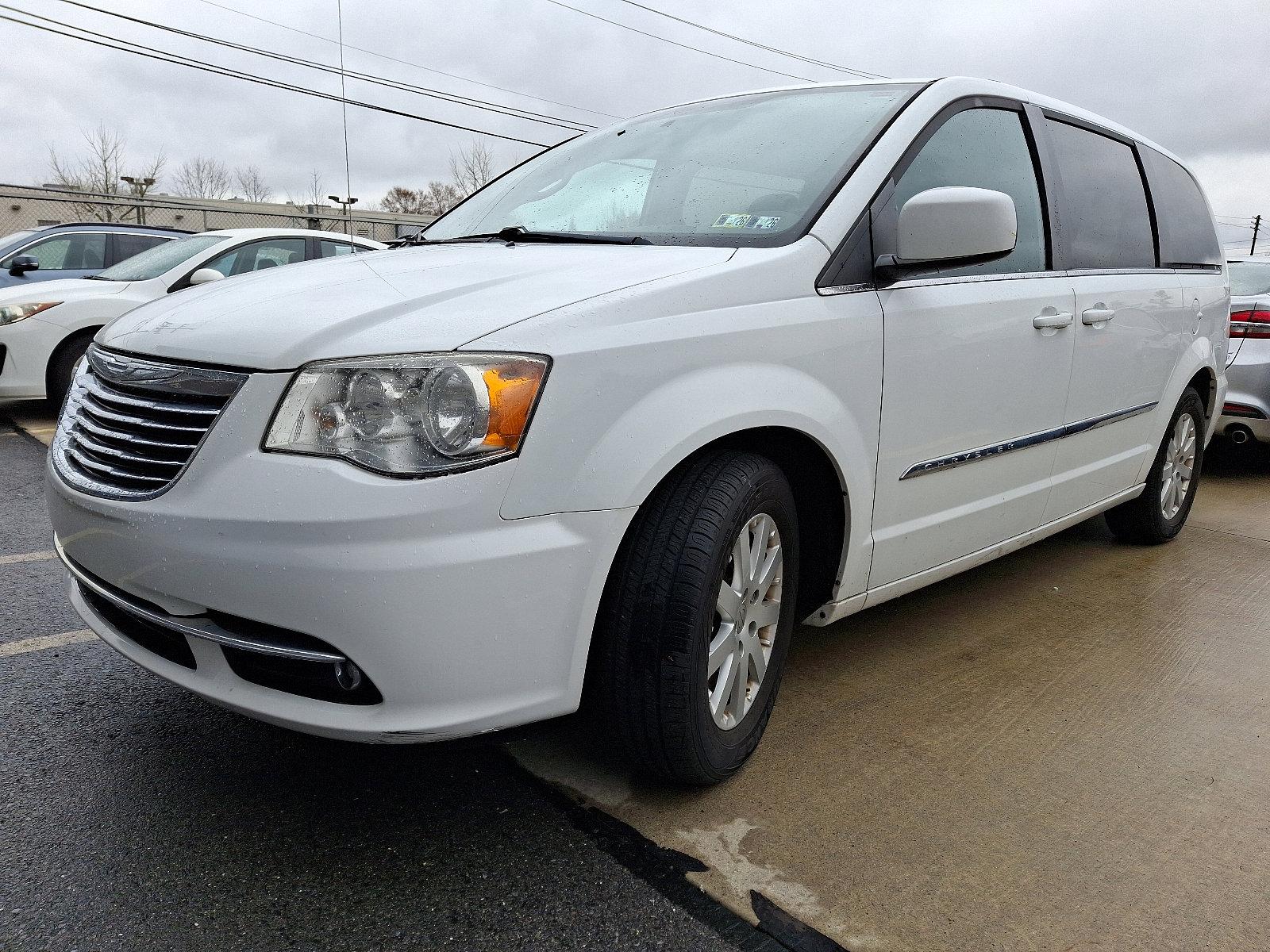 2014 Chrysler Town & Country Vehicle Photo in BETHLEHEM, PA 18017