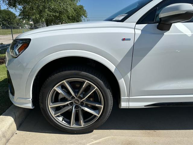 2025 Audi Q3 Vehicle Photo in HOUSTON, TX 77090