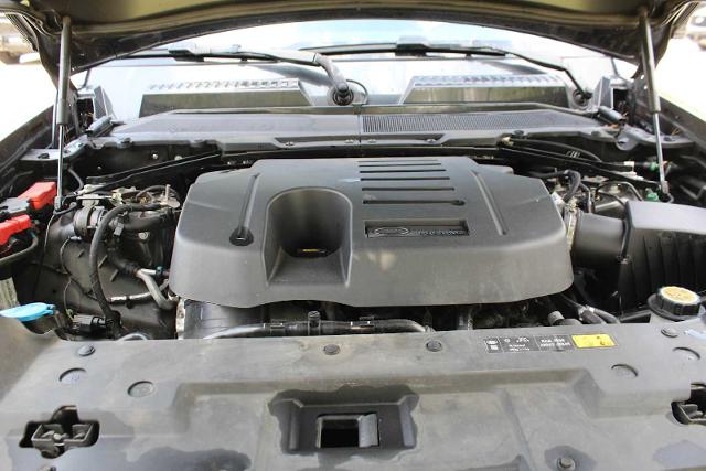 2024 Defender Vehicle Photo in HOUSTON, TX 77090