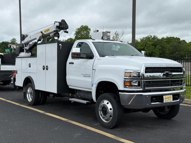 2024 Chevrolet Silverado 5500 HD Vehicle Photo in COLUMBIA, MO 65203-3903