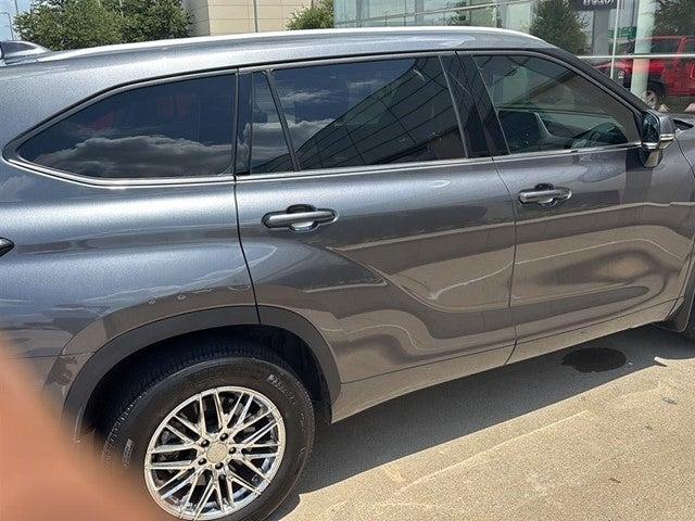 2022 Toyota Highlander Vehicle Photo in Grapevine, TX 76051