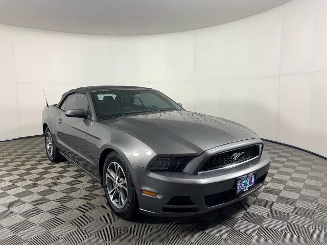 2014 Ford Mustang V6 Premium Convertible RWD