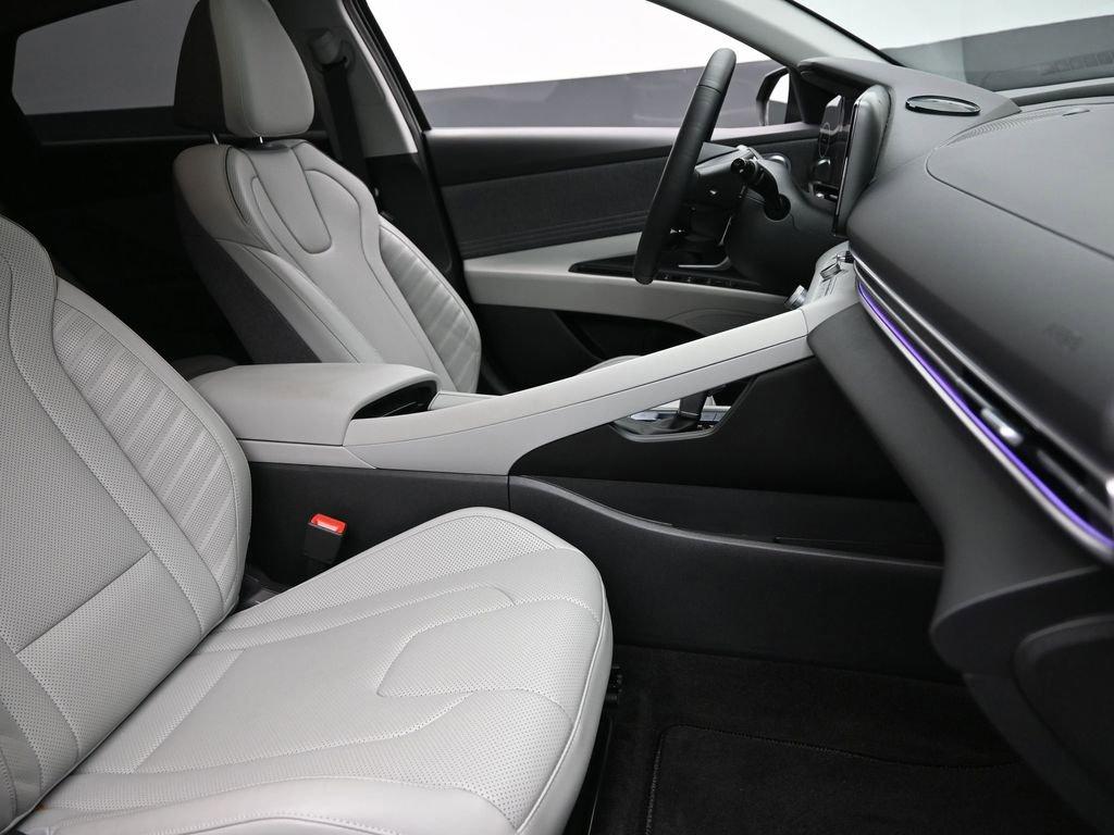 2024 Hyundai ELANTRA Vehicle Photo in Cedar Rapids, IA 52402