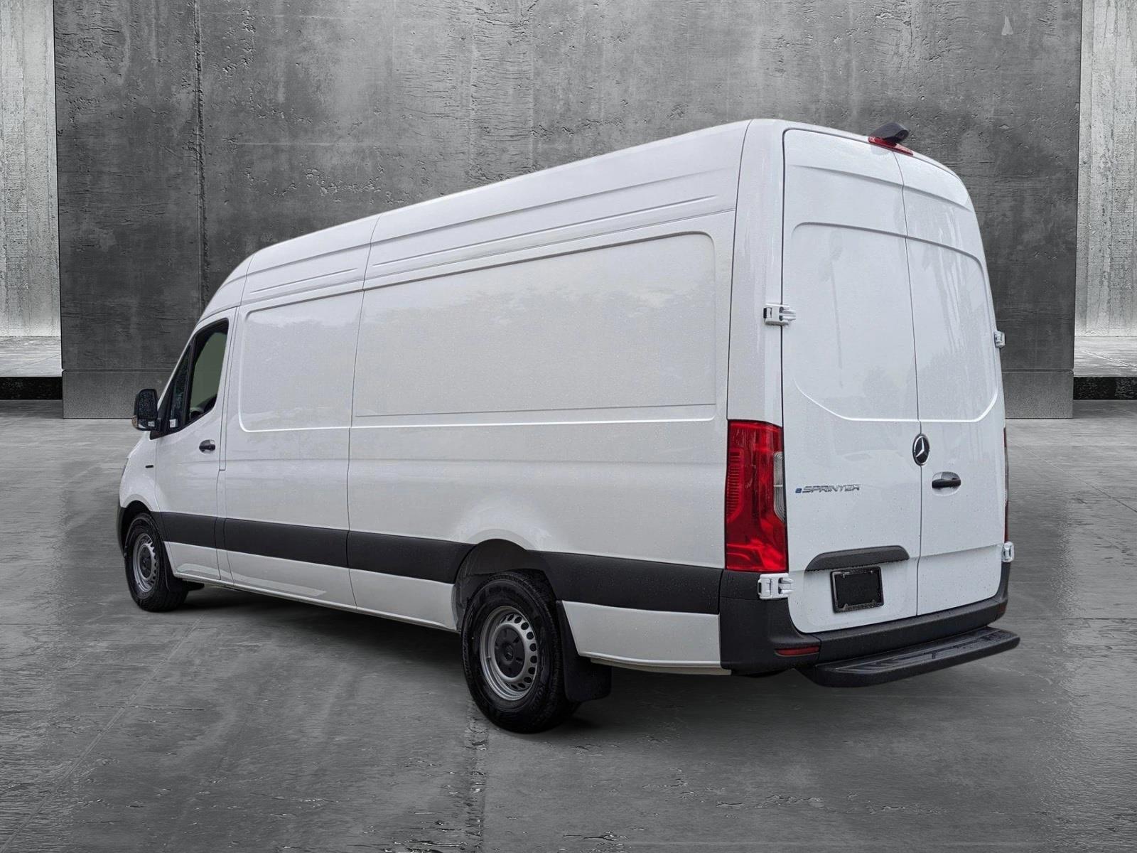 2024 Mercedes-Benz eSprinter Cargo Van Vehicle Photo in Coconut Creek, FL 33073