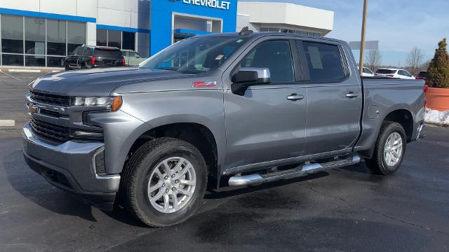 2019 Chevrolet Silverado 1500 Vehicle Photo in MOON TOWNSHIP, PA 15108-2571