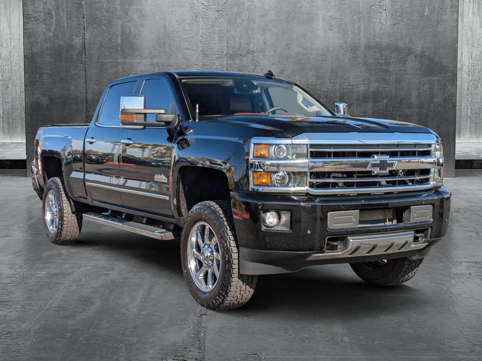 2018 Chevrolet Silverado 2500HD Vehicle Photo in VALENCIA, CA 91355-1705