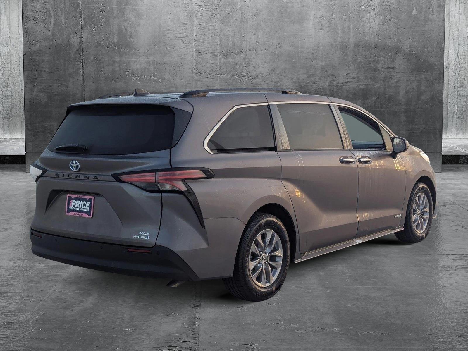 2021 Toyota Sienna Vehicle Photo in Davie, FL 33331