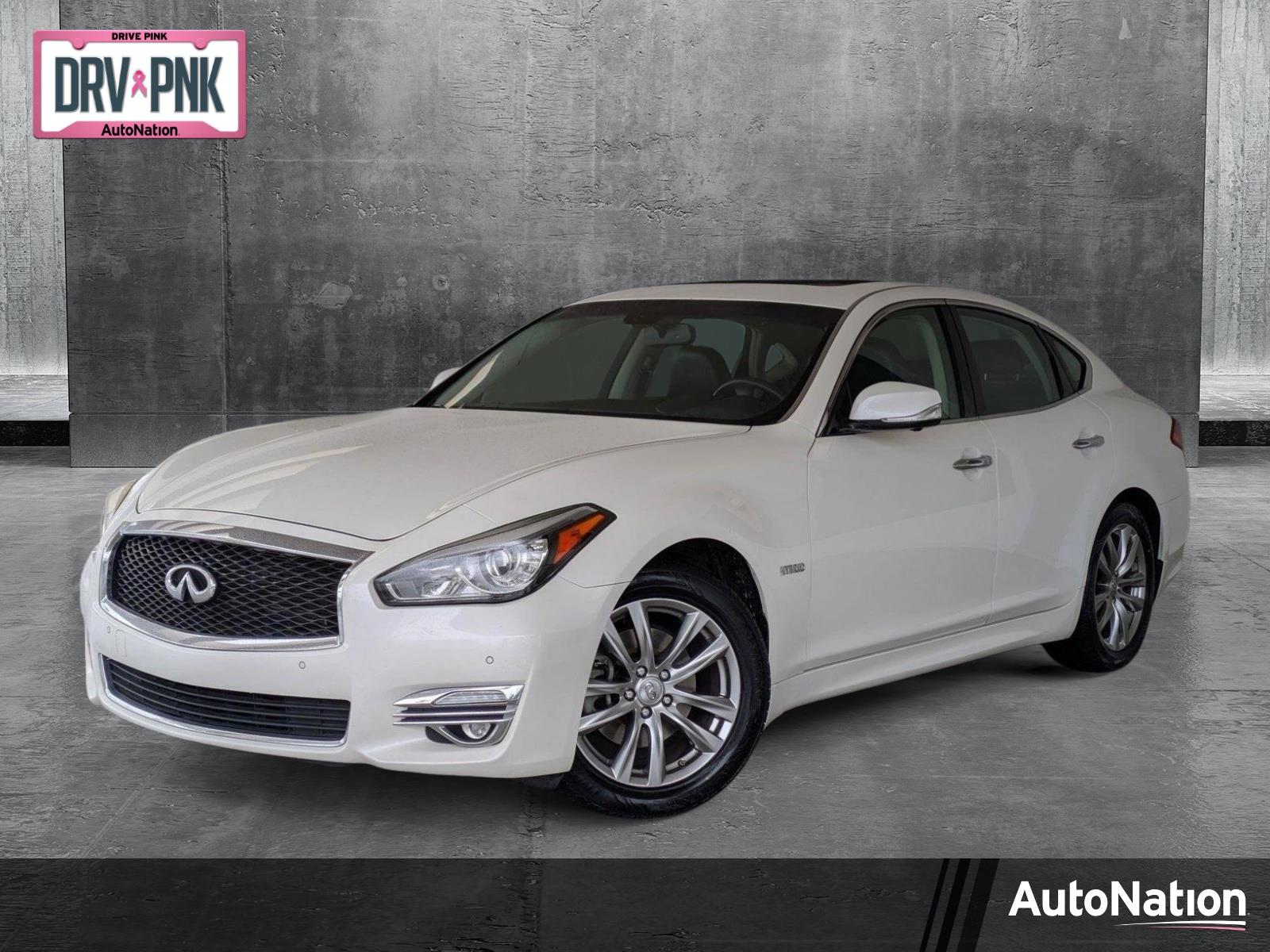 2016 INFINITI Q70 Vehicle Photo in Tustin, CA 92782