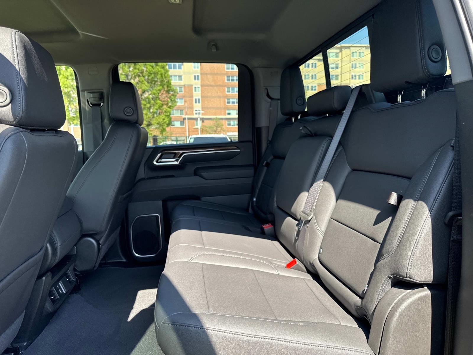 2025 Chevrolet Silverado 2500 HD Vehicle Photo in LOS ANGELES, CA 90007-3794