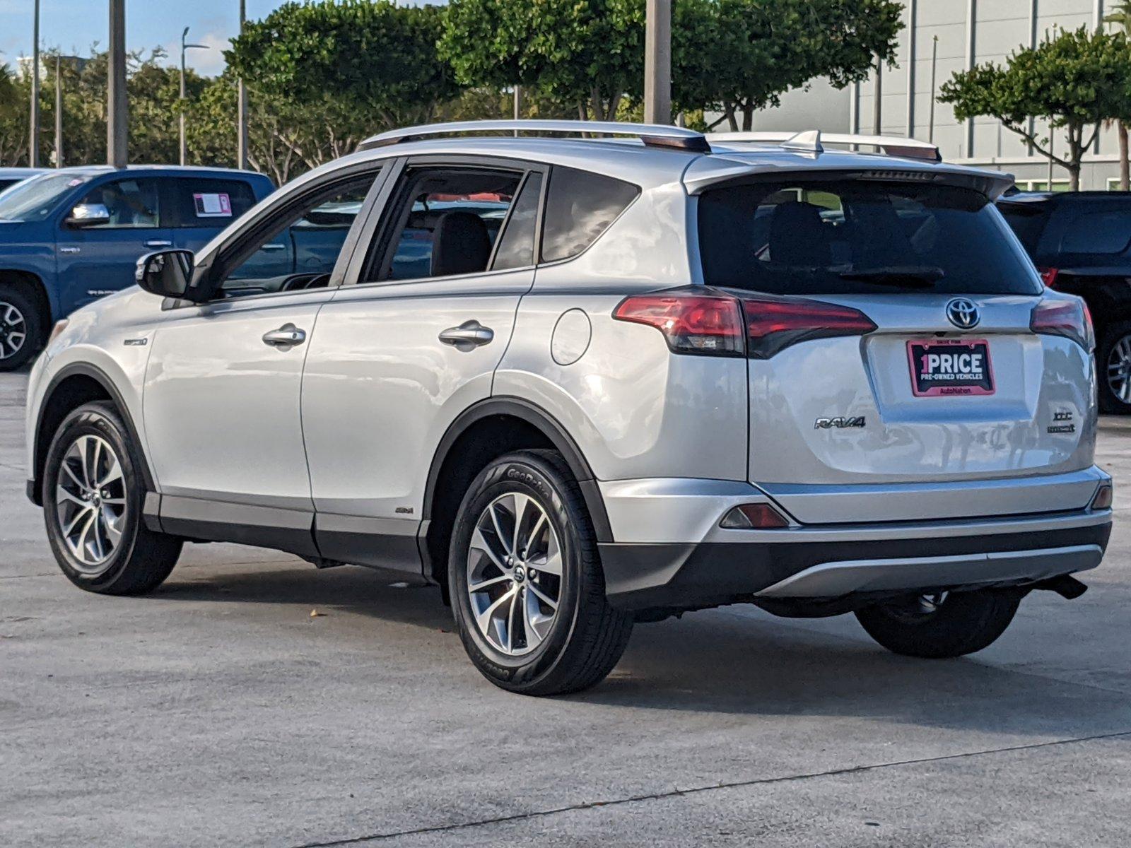 2016 Toyota RAV4 Hybrid Vehicle Photo in Davie, FL 33331