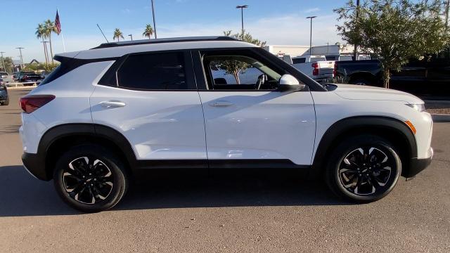 2022 Chevrolet Trailblazer LT photo 2