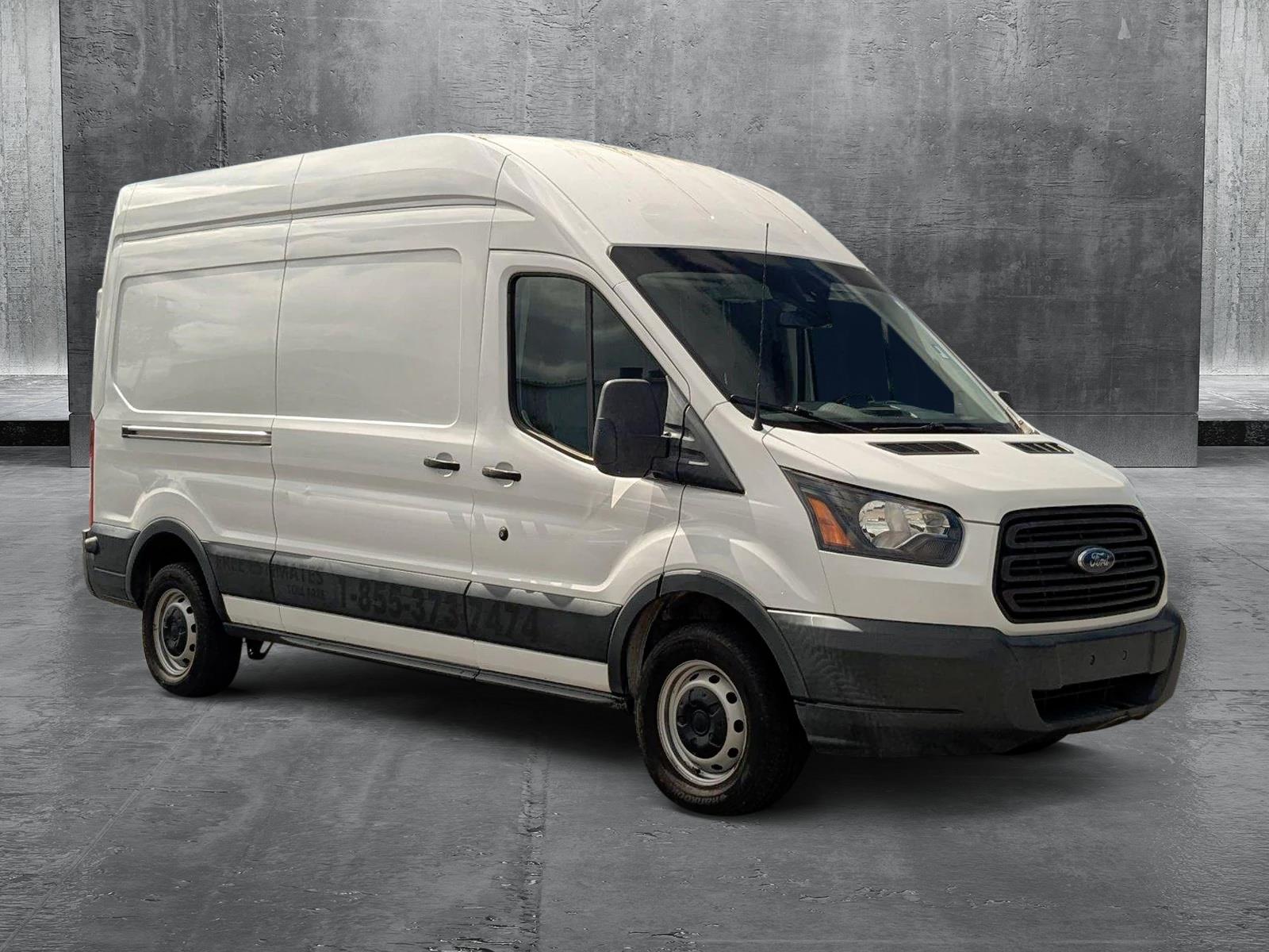 2018 Ford Transit Van Vehicle Photo in St. Petersburg, FL 33713