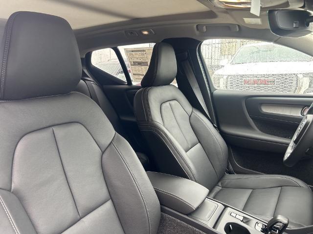 2025 Volvo XC40 Vehicle Photo in Grapevine, TX 76051
