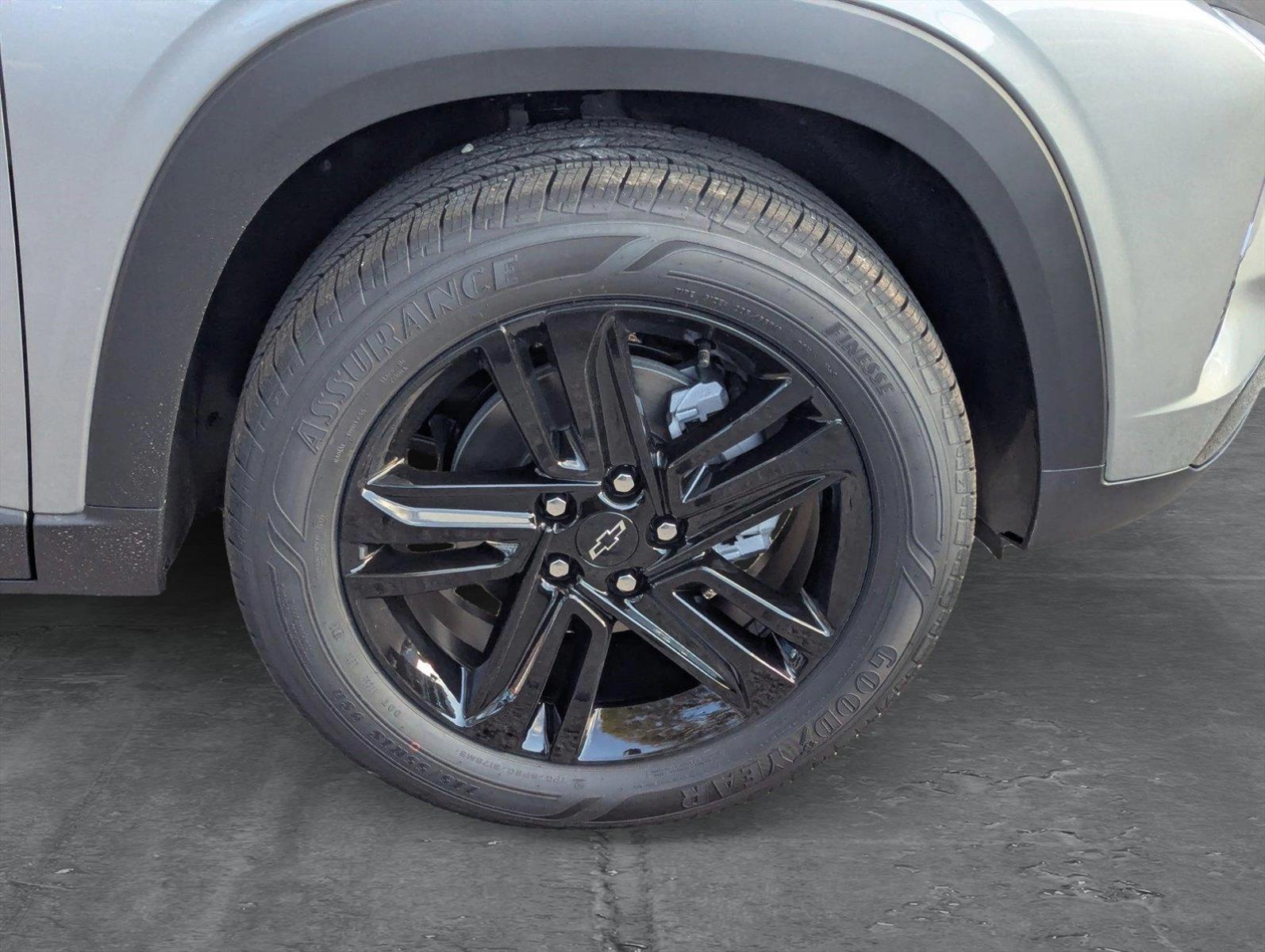 2025 Chevrolet Trax Vehicle Photo in GREENACRES, FL 33463-3207