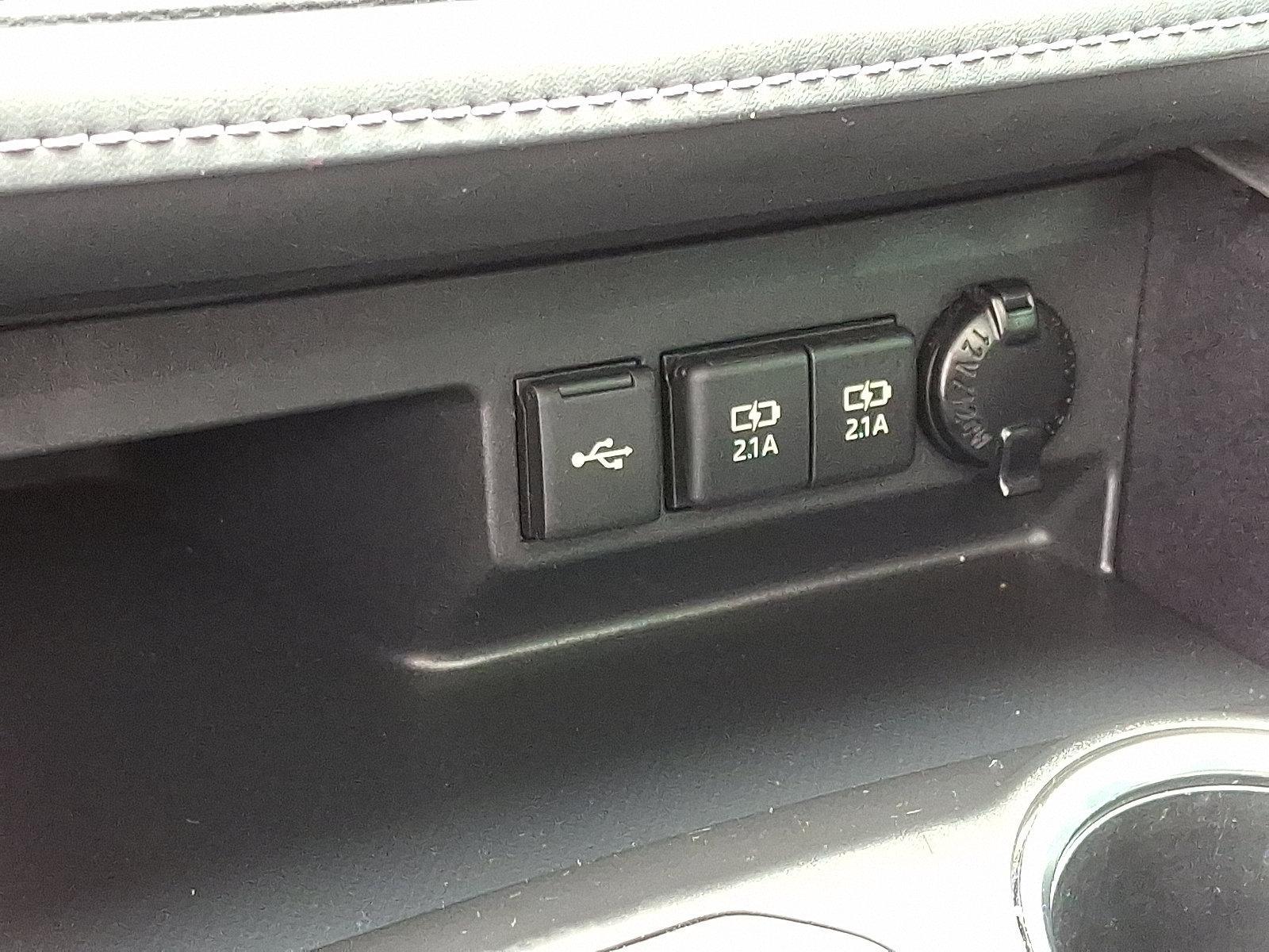 2021 Toyota Highlander Vehicle Photo in Trevose, PA 19053