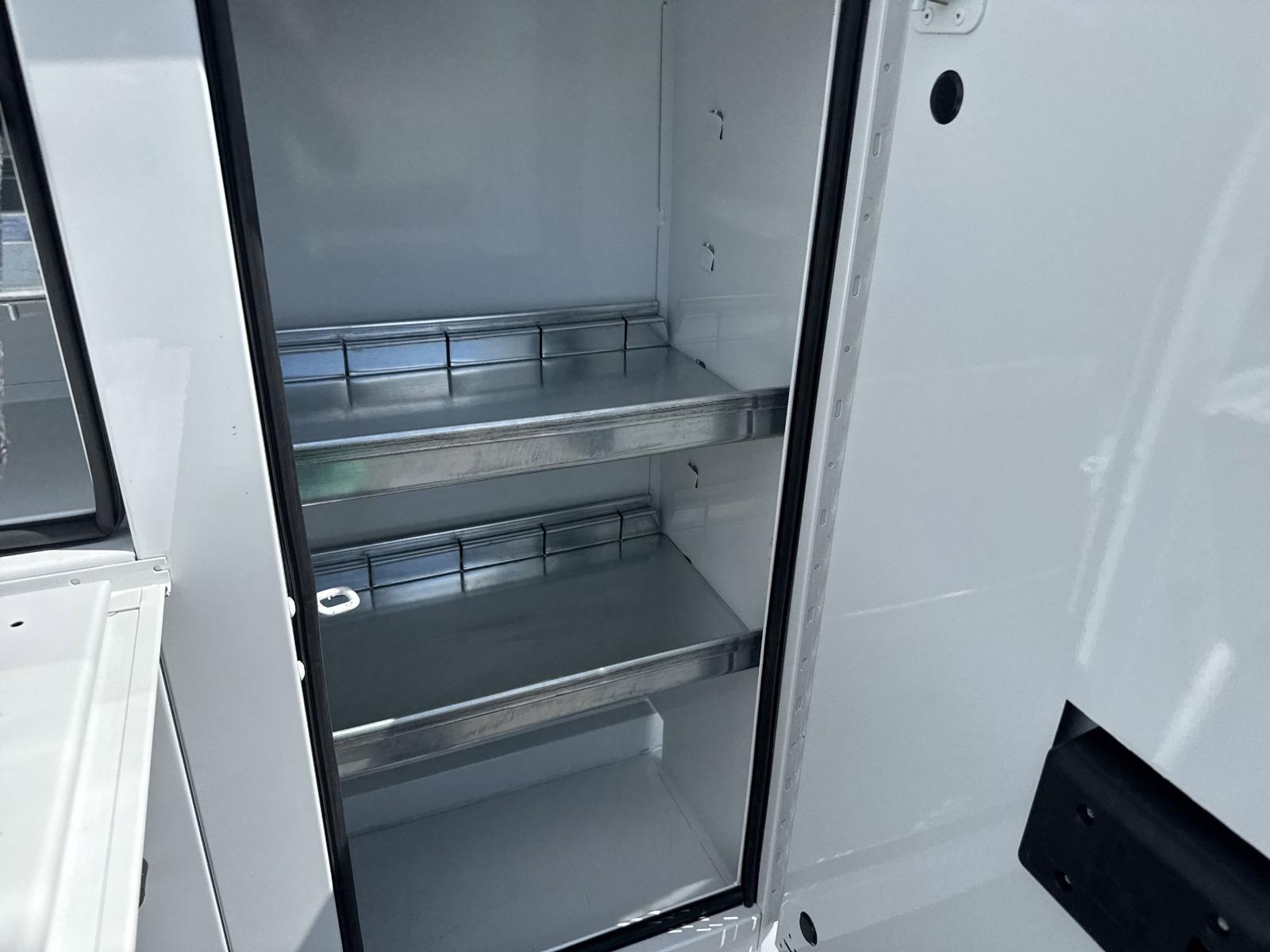 2025 Chevrolet Express Cutaway 3500 Vehicle Photo in GEORGETOWN, TX 78626-7508