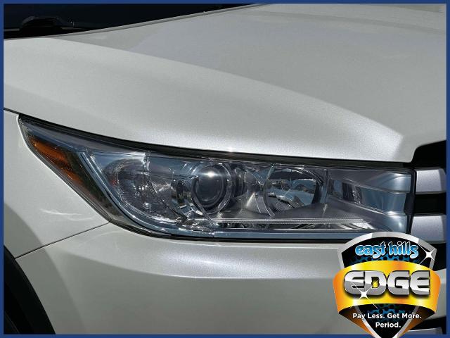 2019 Toyota Highlander Vehicle Photo in Roslyn, NY 11576