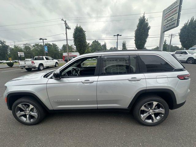 2025 Jeep Grand Cherokee Vehicle Photo in Doylsetown, PA 18901