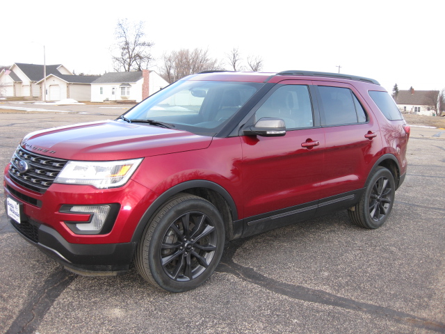 Used 2017 Ford Explorer XLT with VIN 1FM5K8DH6HGC47584 for sale in Walhalla, ND