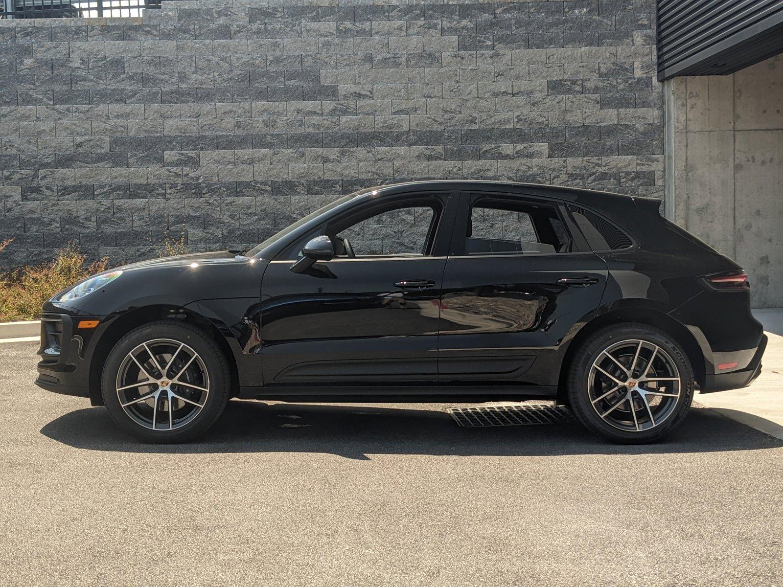 2024 Porsche Macan Vehicle Photo in Towson, MD 21204