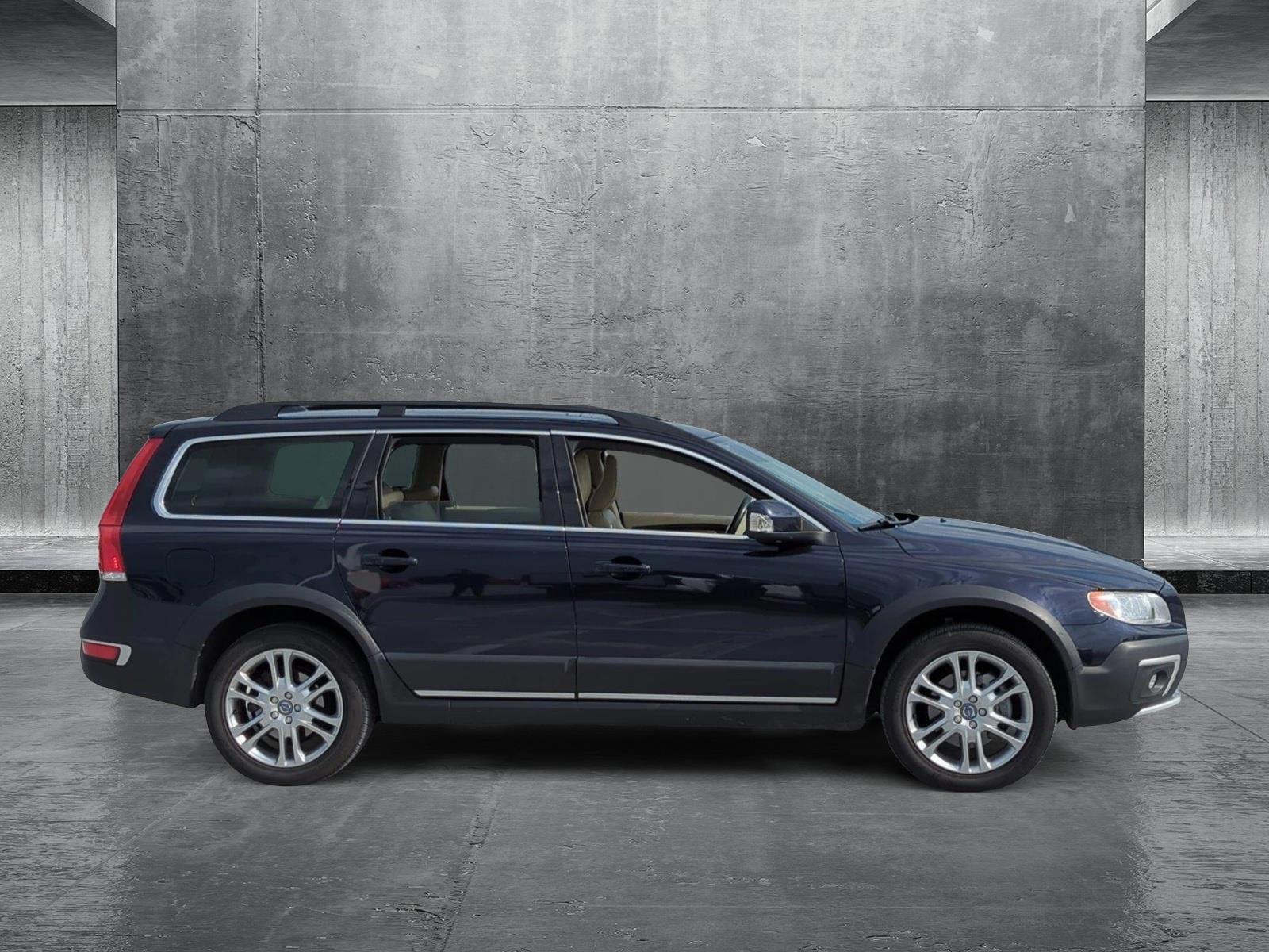 2016 Volvo XC70 Vehicle Photo in Ft. Myers, FL 33907