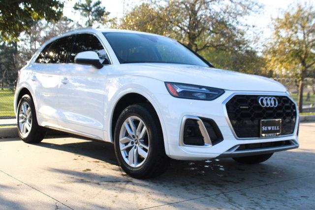 2022 Audi Q5 Vehicle Photo in HOUSTON, TX 77090