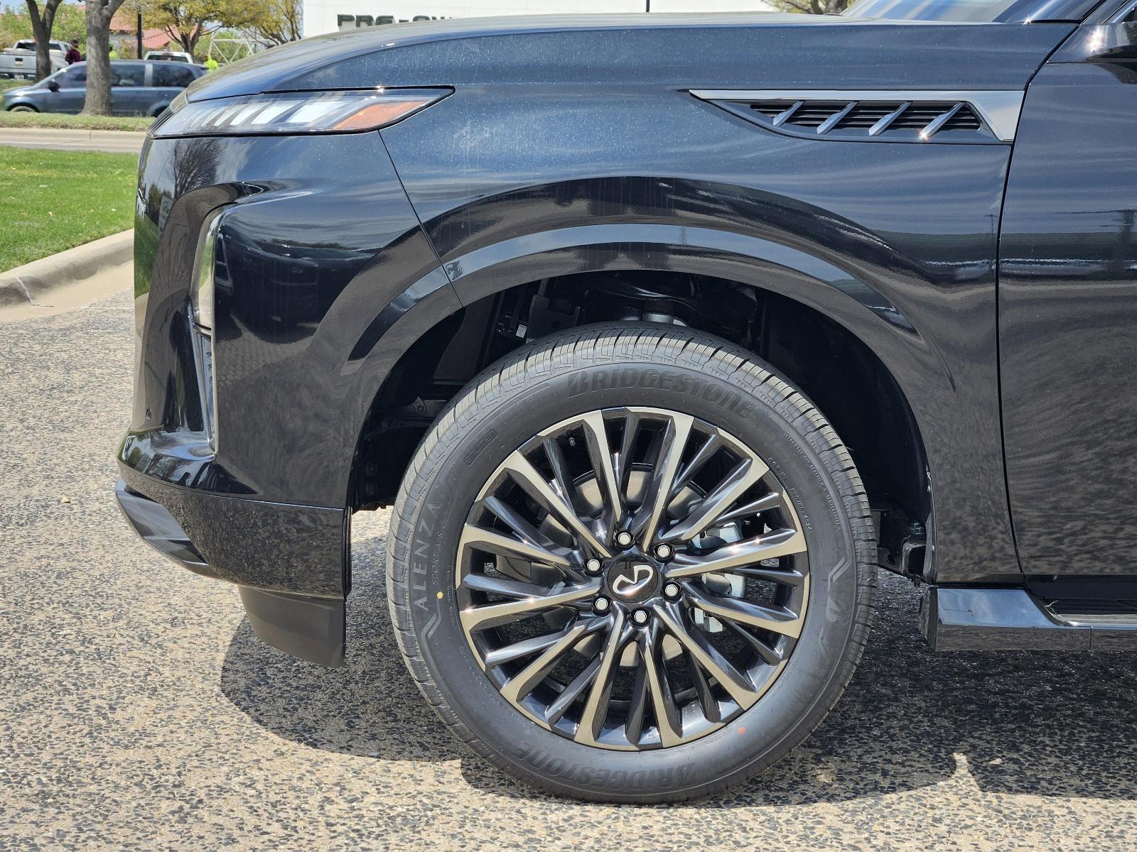 2025 INFINITI QX80 Vehicle Photo in Fort Worth, TX 76132