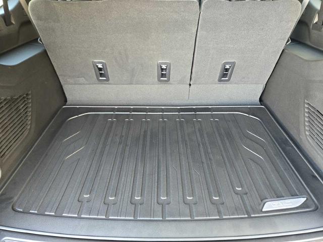2025 GMC Yukon XL Vehicle Photo in DALLAS, TX 75209-3016