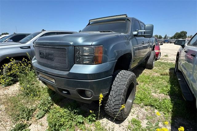 2011 GMC Sierra 2500 HD Vehicle Photo in ELK GROVE, CA 95757-8703