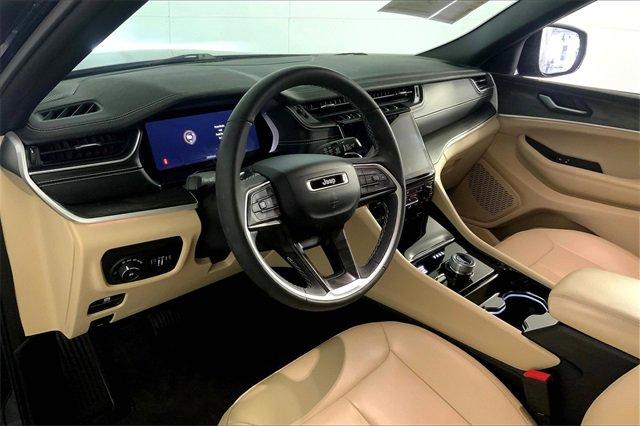 2023 Jeep Grand Cherokee L Vehicle Photo in KANSAS CITY, MO 64114-4545